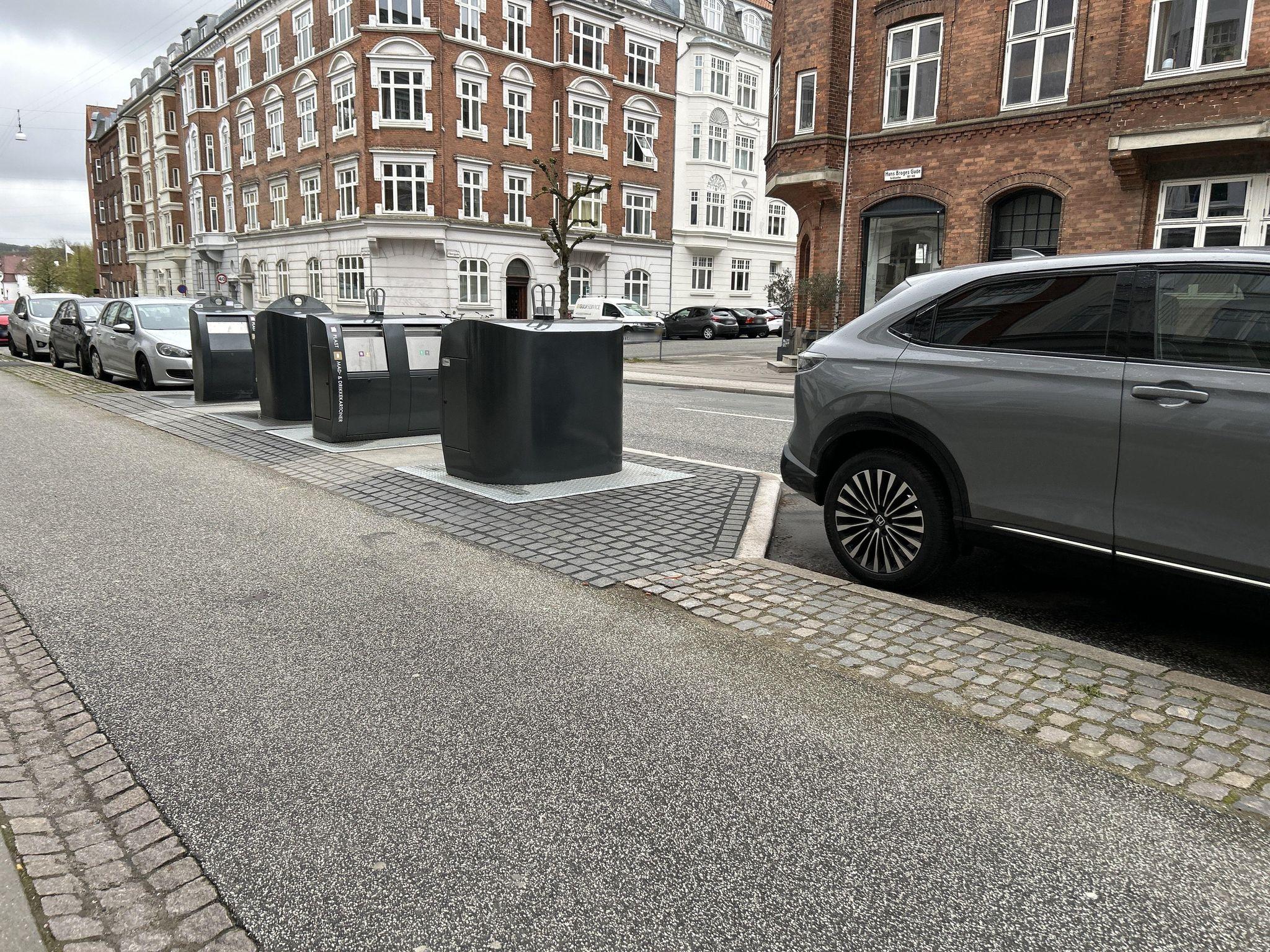 © Mapillary contributors · CC BY-SA 4.0 · Mapillary image 628640249468893